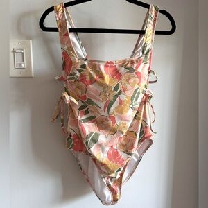 Hurley Swim Peach & Green Retro Floral Print One Piece Swimsuit Side Ties Large